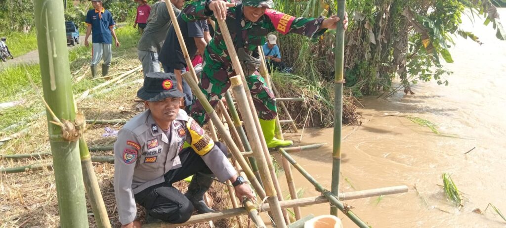 Upaya Penanganan Sementara Tanggul Kritis